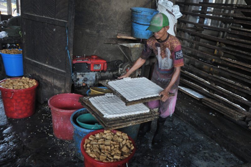 Harga produk berbahan baku kedelai di Palembang