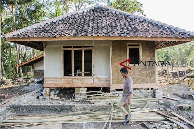 Legislator serahkan bantuan Rp70 miliar untuk Program Rutilahu di Subang, Majalengka dan Sumedang