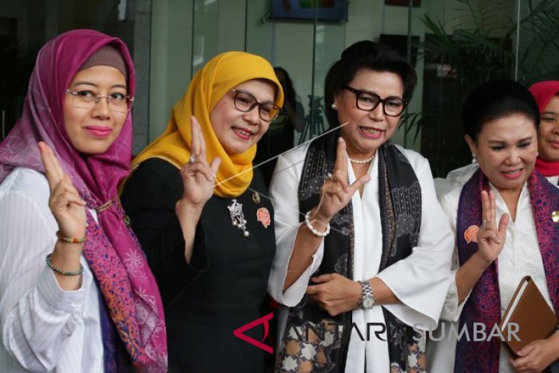 ISTRI MENTERI TEMUI PIMPINAN KPK