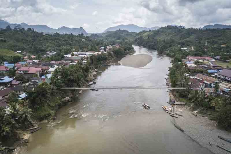 Pembangunan Jembatan Gantung Tiong Ohang