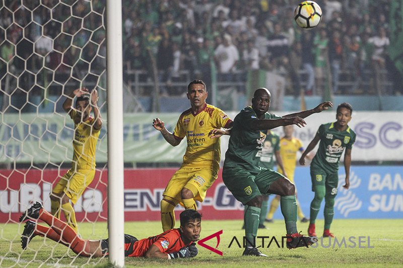 Persebaya Tahan Imbang Sriwijaya FC