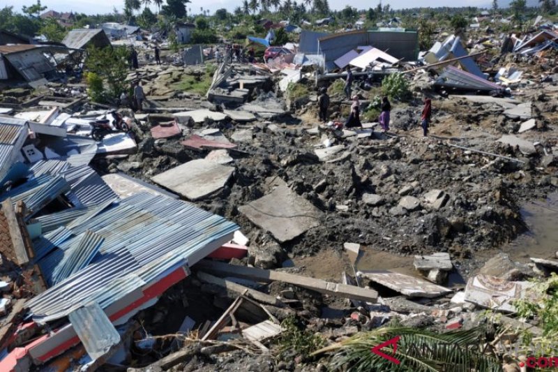 Kerusakan parah usai tsunami di Palu
