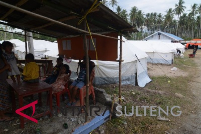 Ribuan warga Desa Poi diungsikan karena terancam longsor