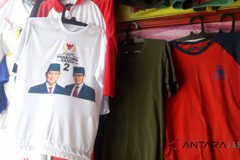 Pemesanan atribut kampanye di Sentra Kaos Suci Bandung belum meningkat