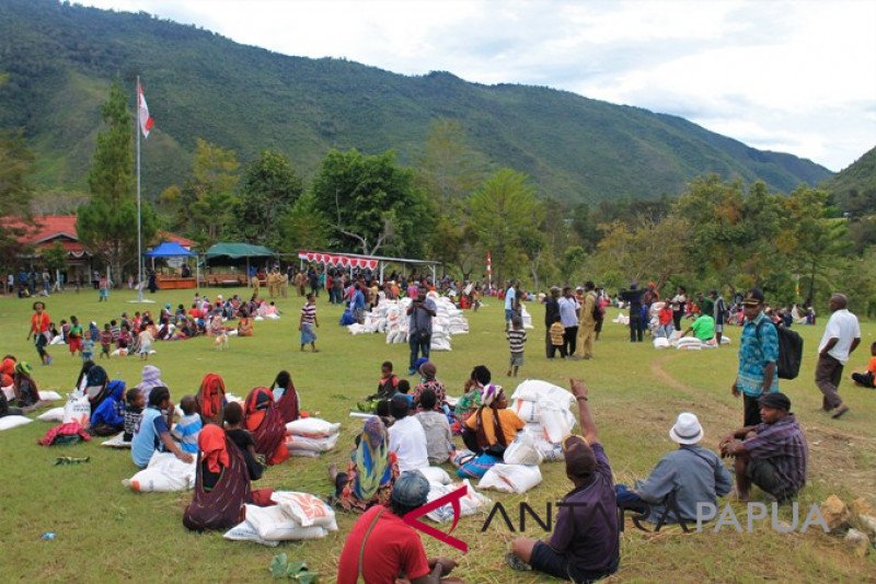 Kemarin, beras di Papua Rp2 juta/karung sampai holding dana pensiun