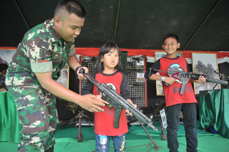 Pameran Persenjataan TNI di Benteng Kuto Besak