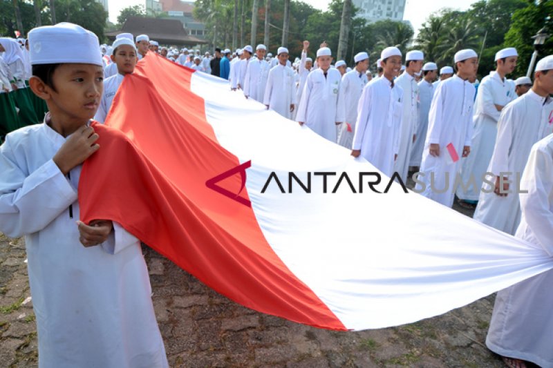 Ribuan santri se-Palembang lakukan kirab sarungan hari santri