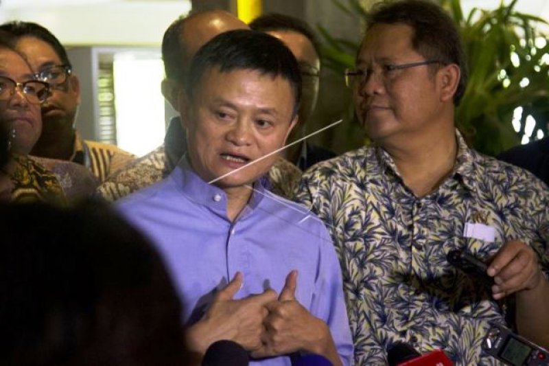 Jack Ma: bantu bisnis kecil dengan akses internet