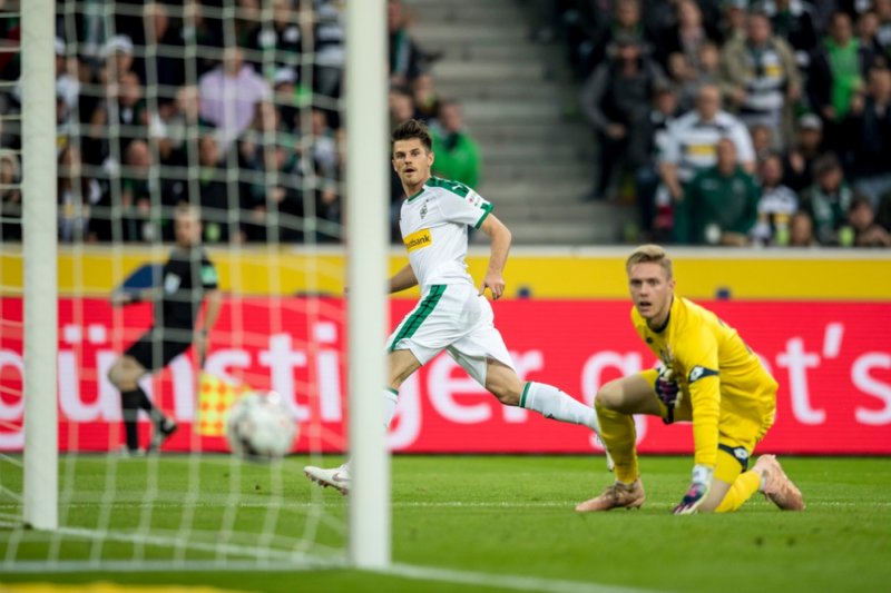 Borussia Moenchengladbach gunduli Fortuna Duesseldorf 3-0