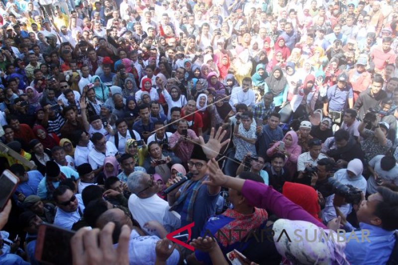 KUNJUNGAN SANDIAGA UNO KE PADANG