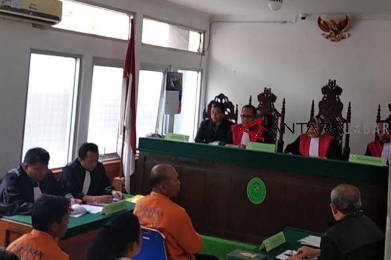 Pemilik pabrik miras oplosan Cicalengka divonis 20 tahun