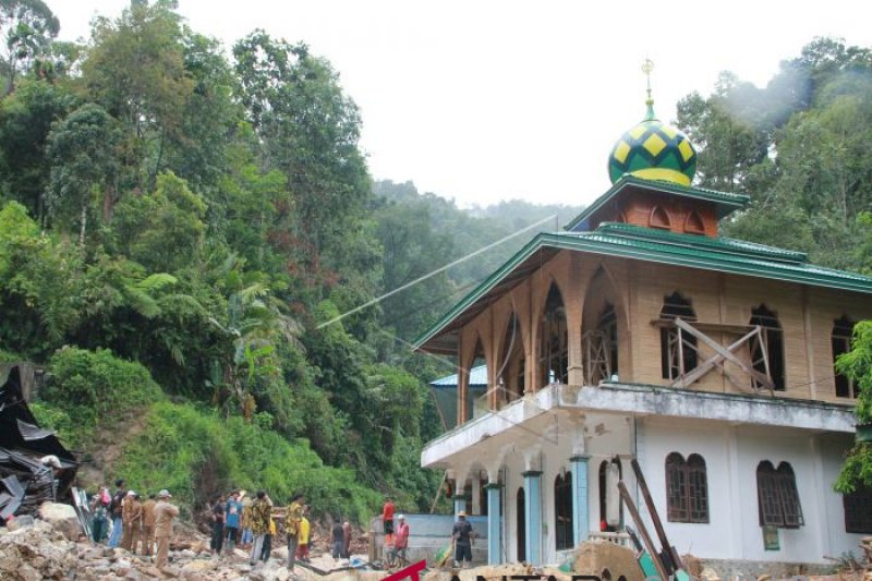 PASCA BANJIR BANDANG MANDAILING NATAL