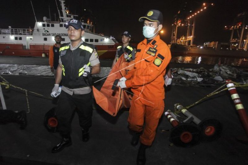 Evakuasi korban Lion Air jatuh