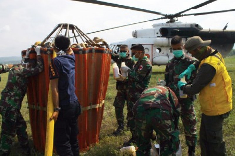 Penyemprotan cairan desinfektan di Kota Palu