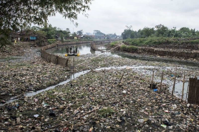 Revitalisasi Sungai Citarum hingga penghijauannya tantangan besar