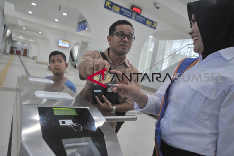 Pemberlakuan pembayaran non tunai LRT Palembang