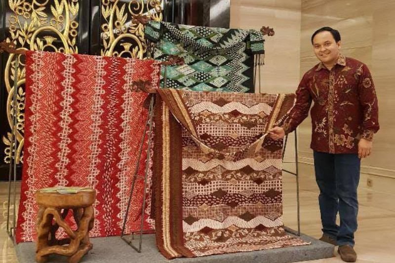 Batik sulam sutera RPG istimewa dengan desain khas Garut