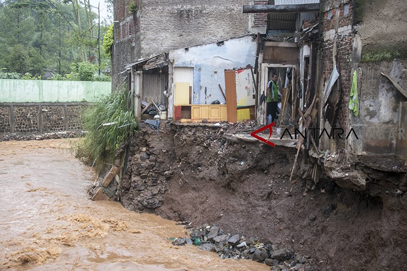 Pelebaran sungai  di Kota Bandung akan cegah banjir