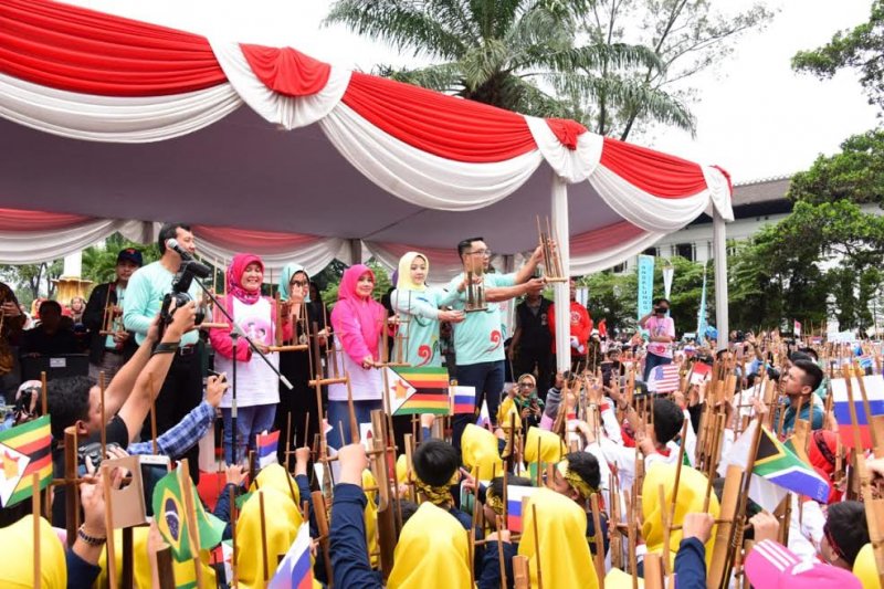 5.000 orang rayakan angklung's day 2018