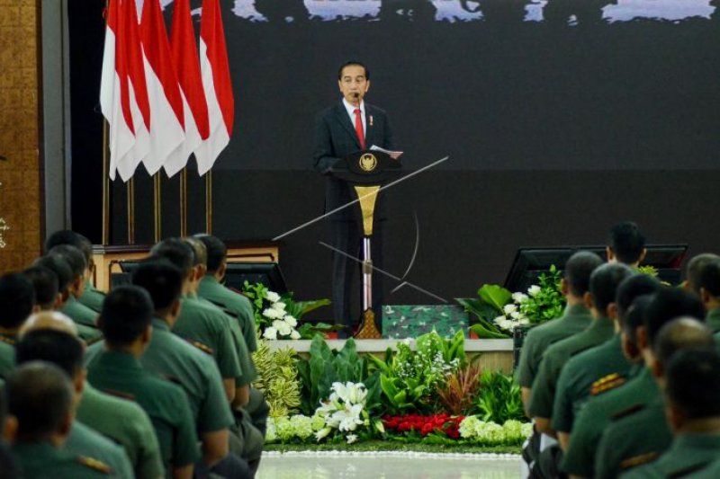 Jokowi: TNI harus rencanakan program hankam jangka menengah dan panjang
