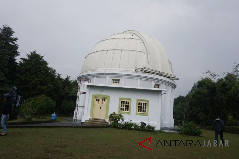 Berwisata sambil menimba ilmu keantariksaan di Observatorium Bosscha