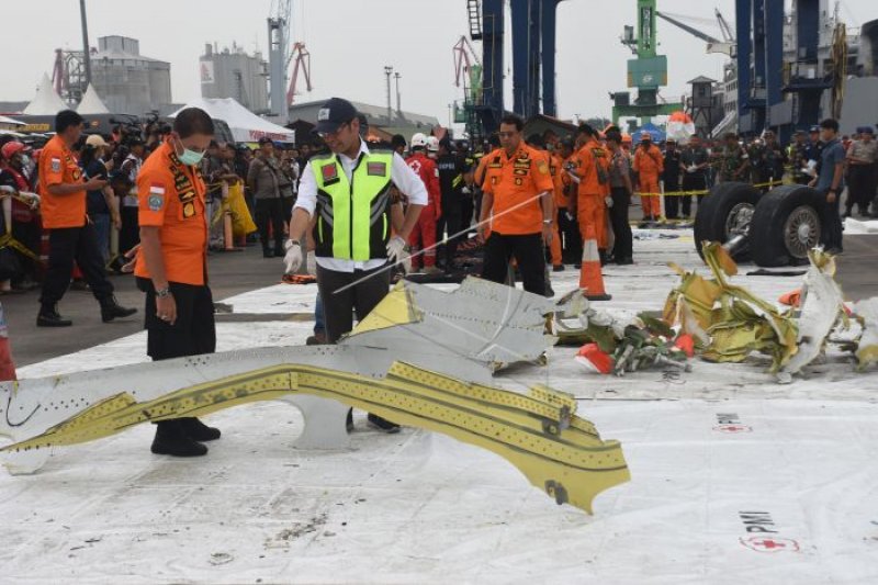 Evakuasi puing-puing Lion Air JT 610