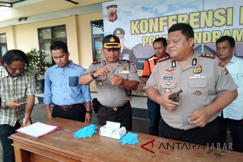 Polres Indramayu amankan warga pemilik senjata api ilegal