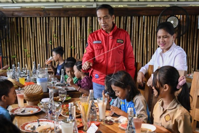 Ini penilaian Jokowi terhadap potensi anak dan menantu terjun berpolitik