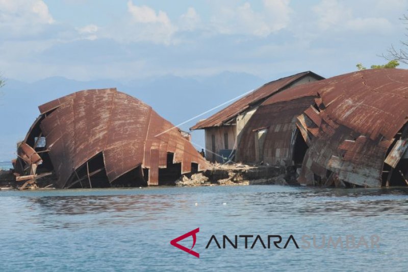 OBJEK WISATA SEJARAH TERDAMPAK TSUNAMI