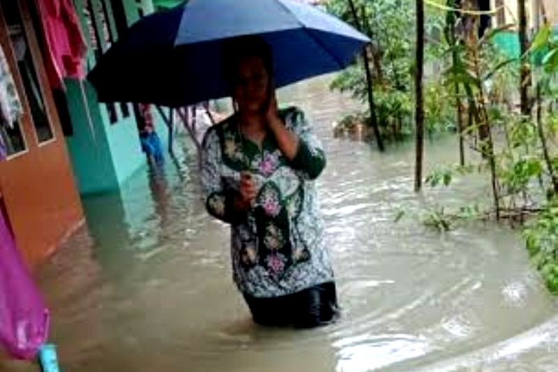 Banjir landa pemukiman penduduk di Pangandaran