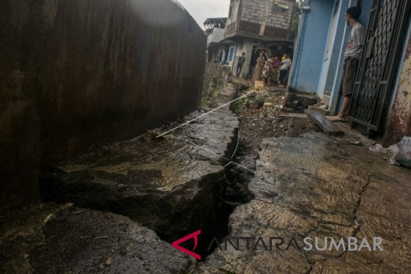 RETAKAN TANAH DI BANDUNG