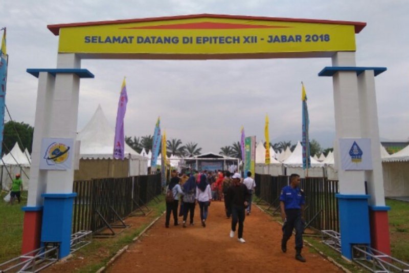 SMK se-Jabar tampilkan karya kreatif di pameran di Garut