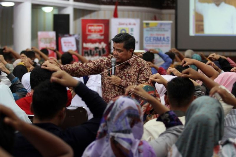 TERAPI ROKOK BERHENTI MASSAL DI PADANG