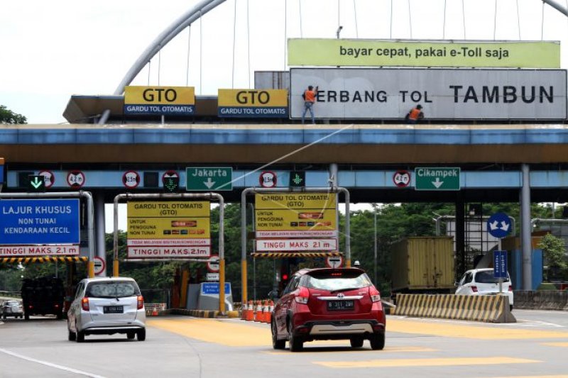 Kurangi macet tol Jakarta-Cikampek, pemerintah buat kebijakan ini