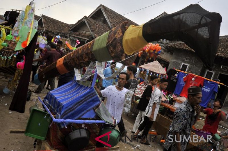 TRADISI PANJANG MULUD