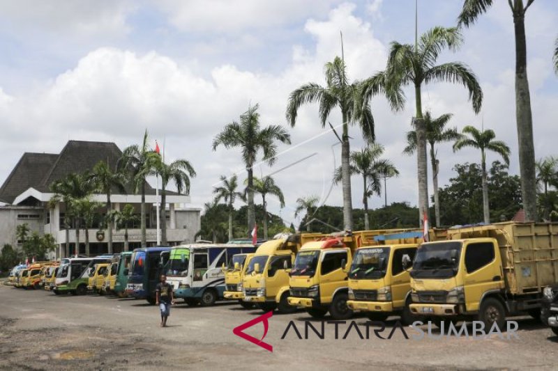 UNJUK RASA SOPIR ANGKUTAN BATUBARA