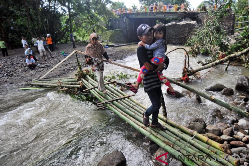 JEMBATAN DARURAT