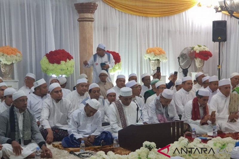 Guru Bakhiet Berikan Ceramah Di Palangkaraya Antara News Kalimantan Selatan
