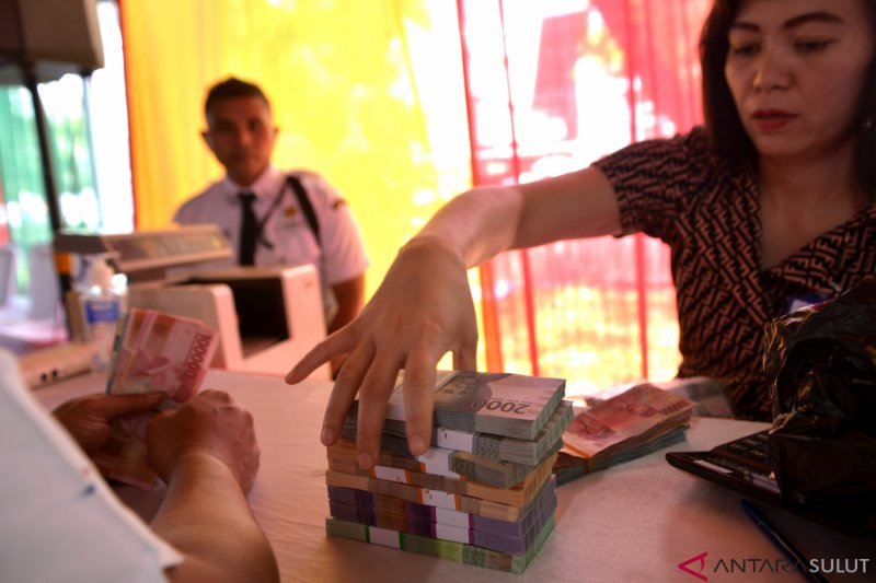 PENUKARAN UANG JELANG NATAL