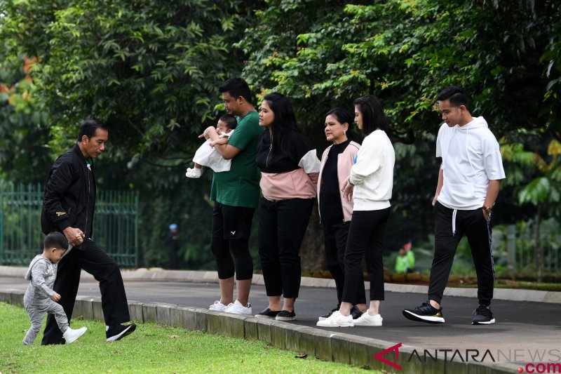 Presiden Bersama Keluarga 