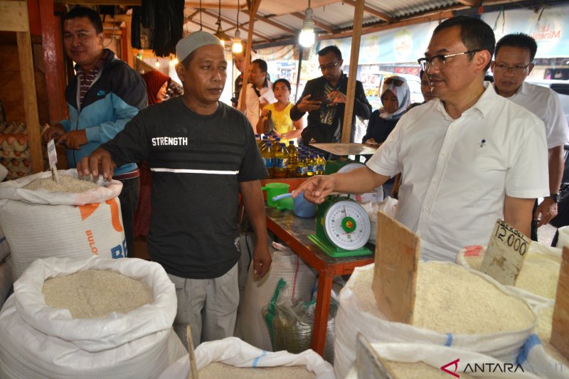 SIDAK PASAR JELANG NATAL DI MANADO