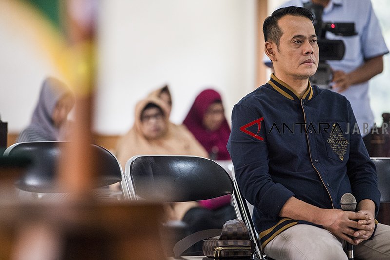 Terdakwa kasus suap kalapas Fahmi Darmawansyah dituntut 5 tahun penjara