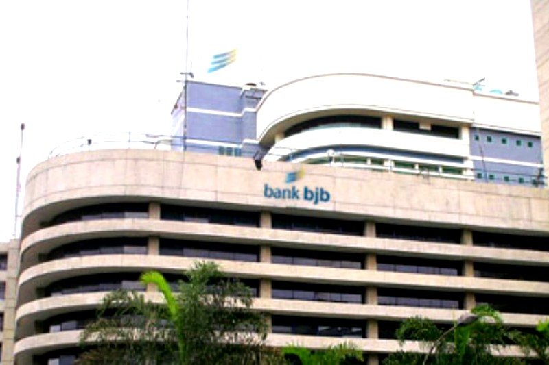 Gubernur Jabar minta Bank BJB atasi rentenir