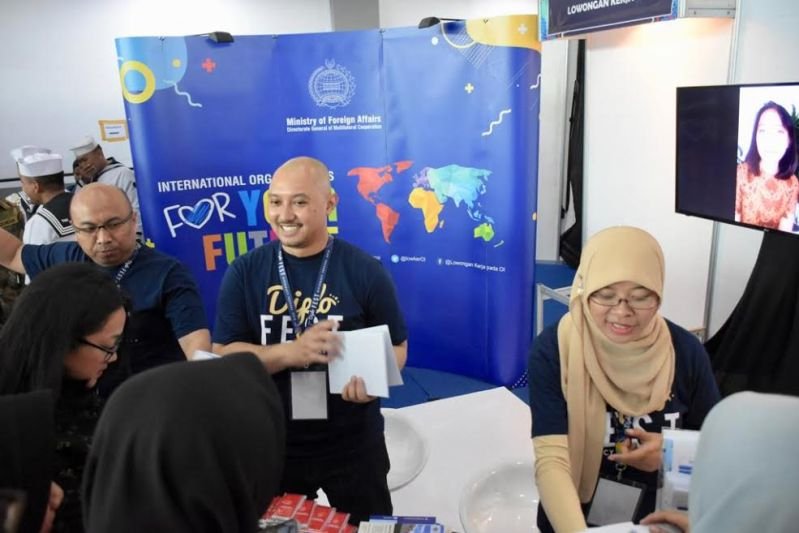 Diplomasi sapa masyarakat Bandung melalui DiploFest