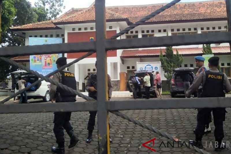 KPK geledah dua ruangan di Disdik Cianjur