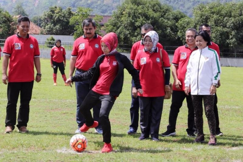 Ketua DPRD Jabar dukung kejurda sepak bola wanita
