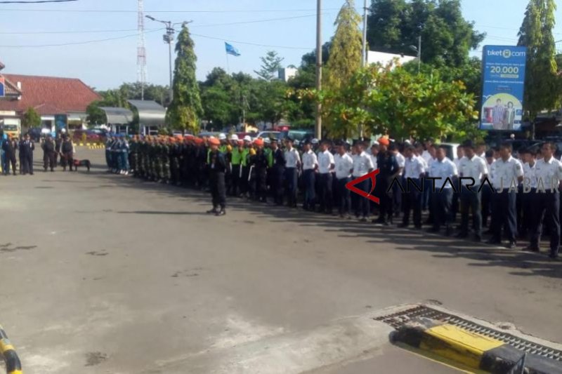 KAI Cirebon siagakan 352 personel keamanan gabungan