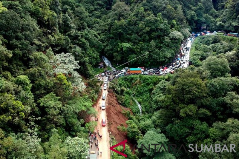 LONGSOR JALUR PADANG - JAMBI