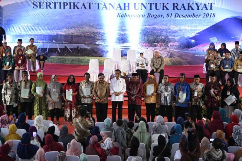 Jokowi bagikan 3.000 sertikat tanah di Kabupaten Bogor