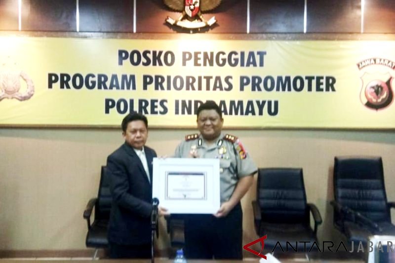 Polres Indramayu terima 'Promotor Award' dari Lemkapi